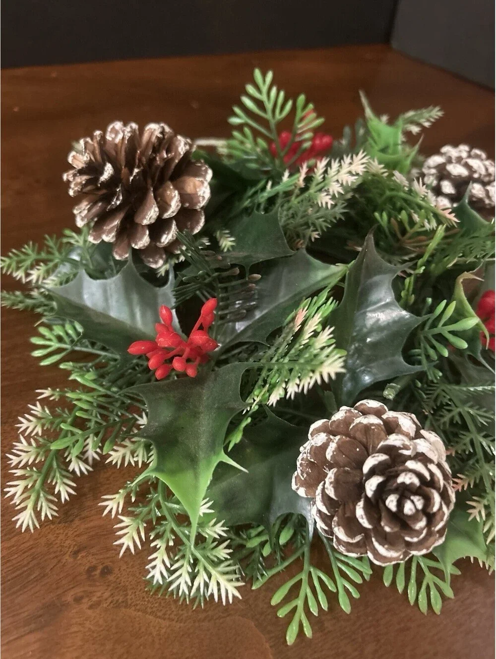 VTG 60s 9” Plastic Christmas Wreath Wall Ornament Pinecones Holly Berries